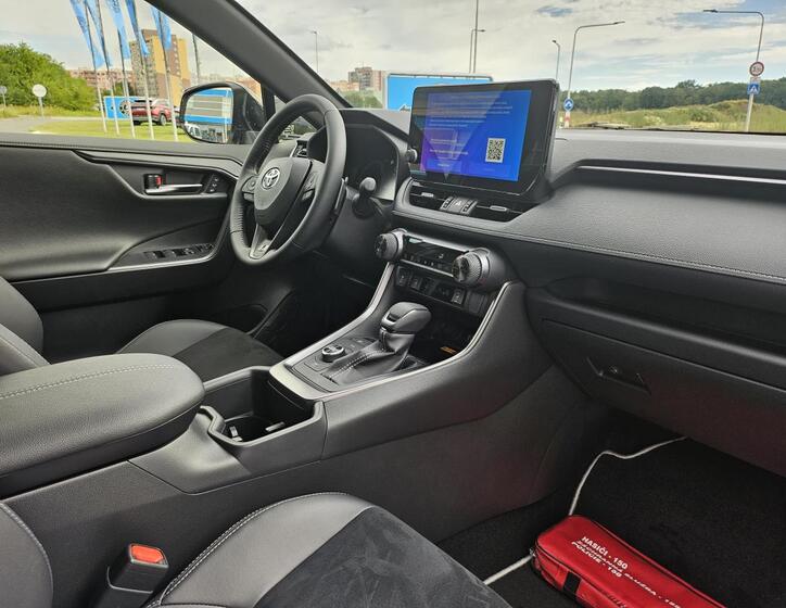 Toyota RAV4 6