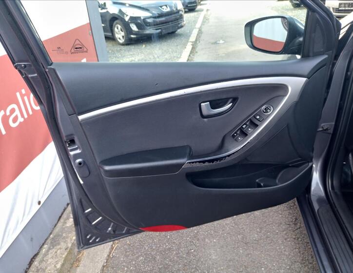 Hyundai i30 19
