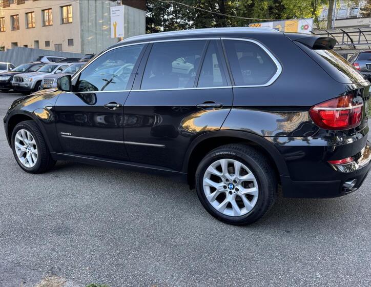 BMW X5 8