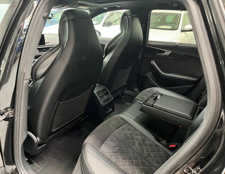 Audi RS4 22