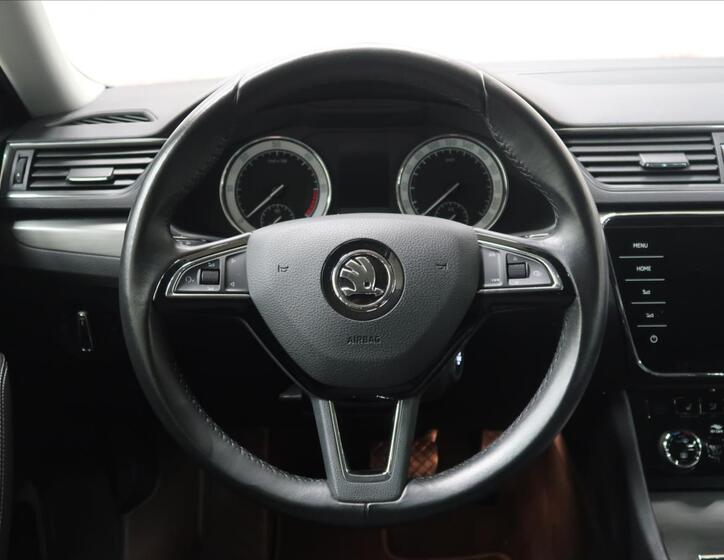 Škoda Superb 18