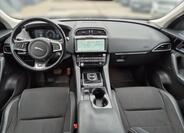 Jaguar F-Pace 9
