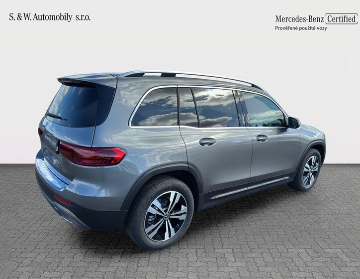 Mercedes-Benz GLB 8