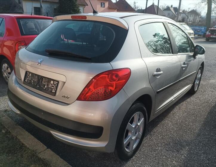 Peugeot 207 4