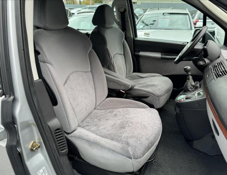 Citroën C8 33