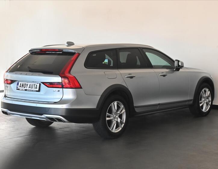 Volvo V90 3