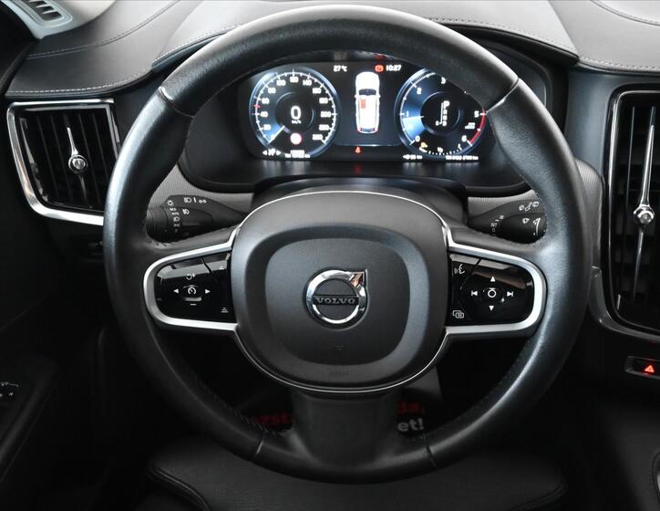 Volvo V90 16