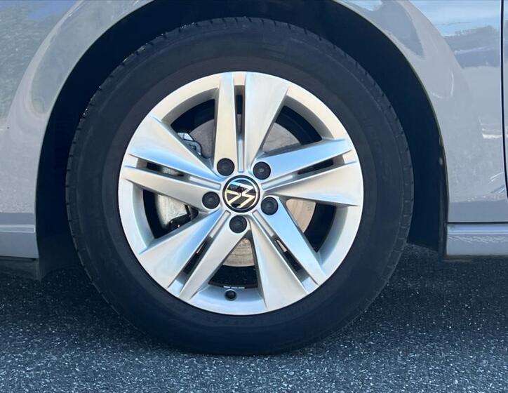 Volkswagen Golf 12