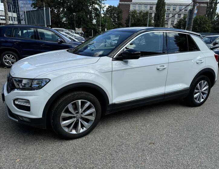 Volkswagen T-Roc 3