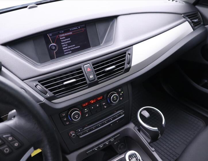 BMW X1 25