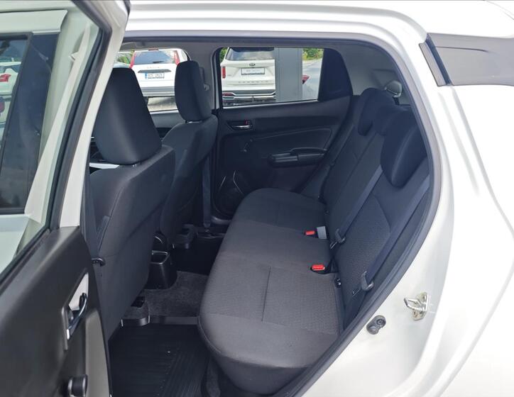 Suzuki Swift 11