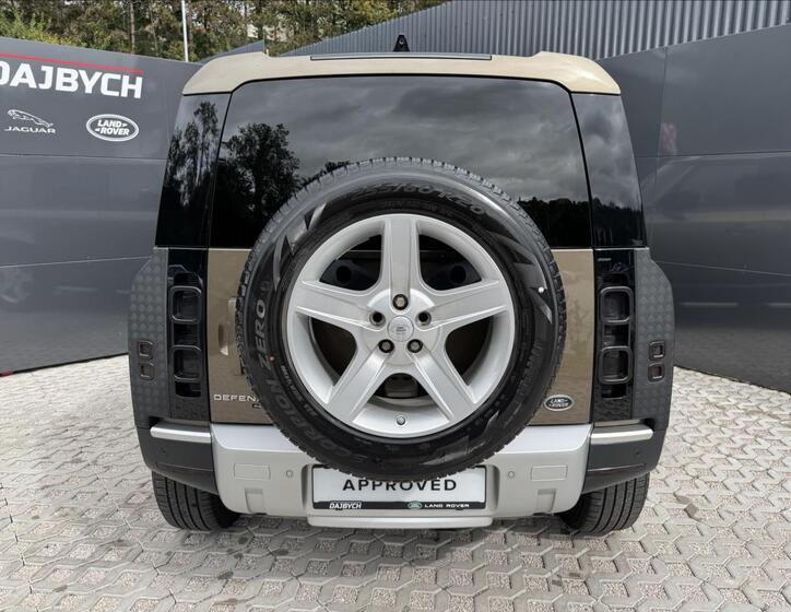 Land Rover Defender 8
