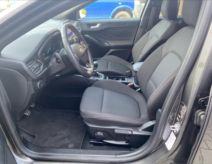 Ford Focus 10