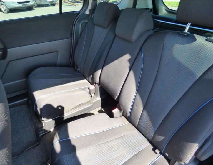 Mazda 5 29