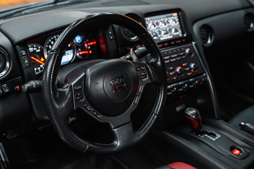 Nissan GT-R