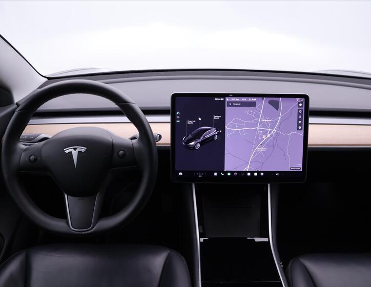 Tesla Model 3 28