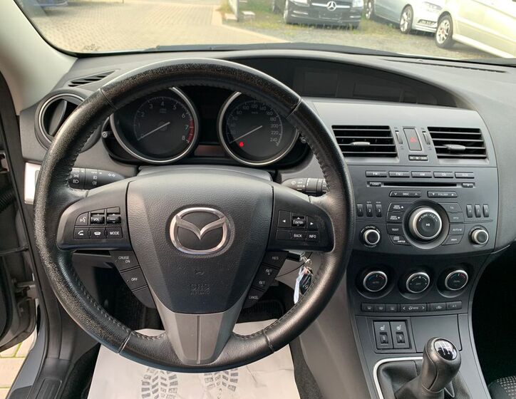 Mazda 3 12