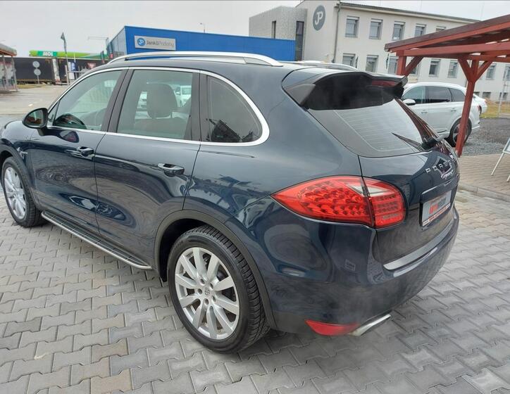 Porsche Cayenne 11