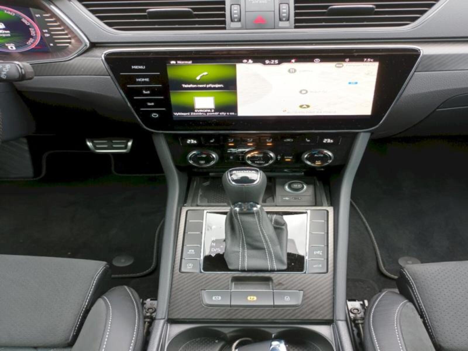 Škoda Superb 16