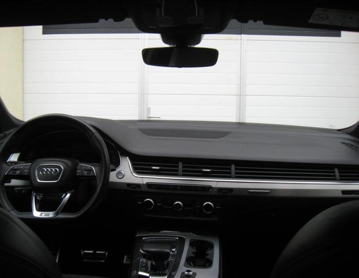 Audi Q7 28