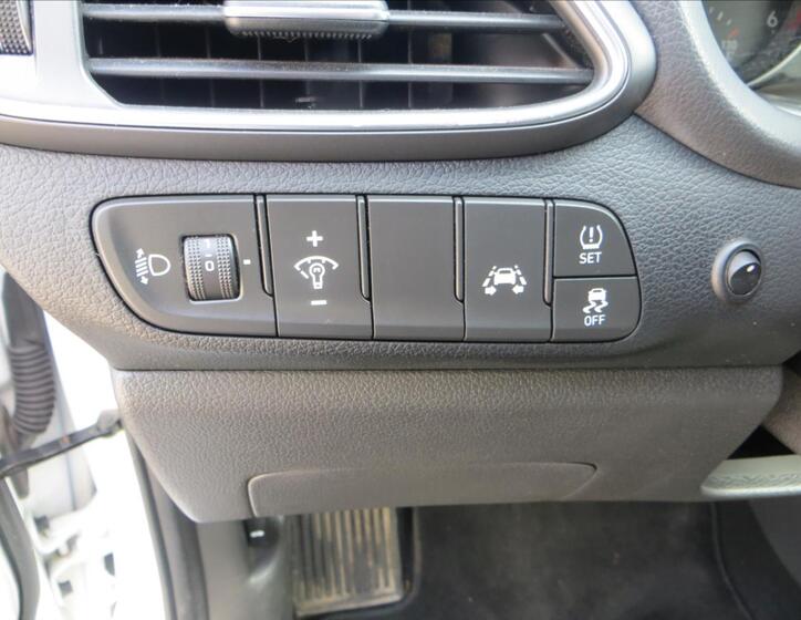 Hyundai i30 13