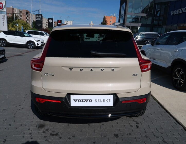 Volvo XC40 5