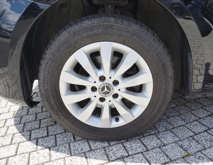 Mercedes-Benz Vito 9