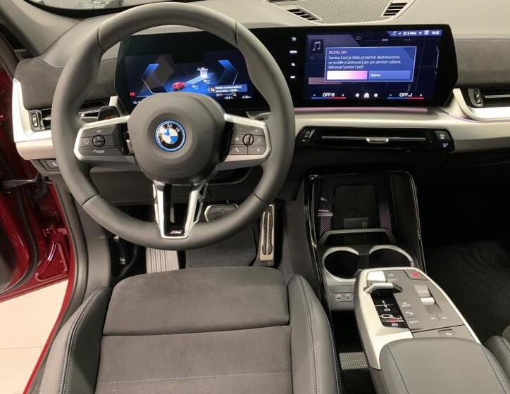 BMW iX1 9