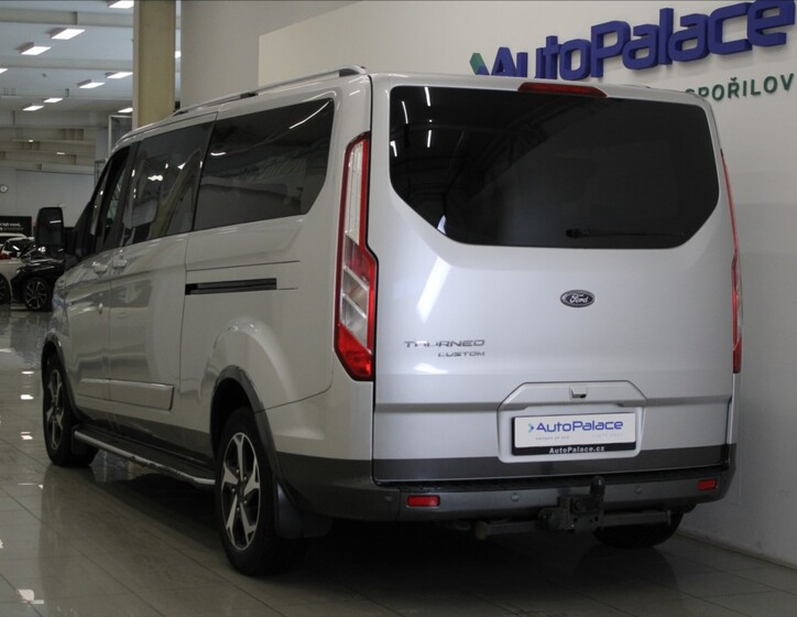 Ford Tourneo Custom 3