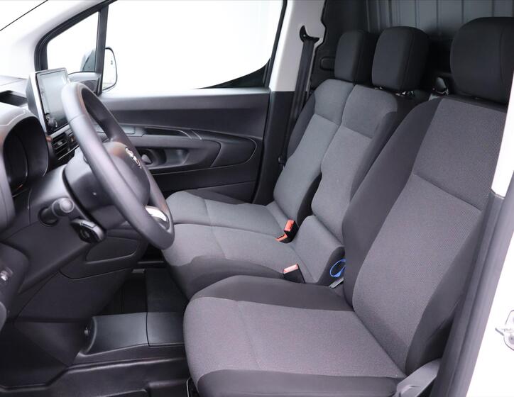 Toyota ProAce 11