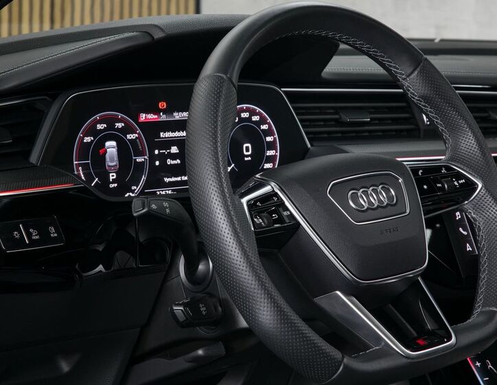 Audi e-tron 23