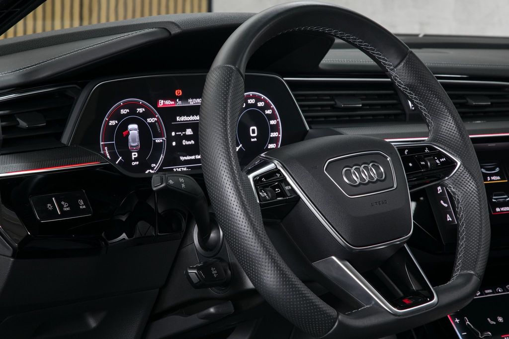 Audi e-tron