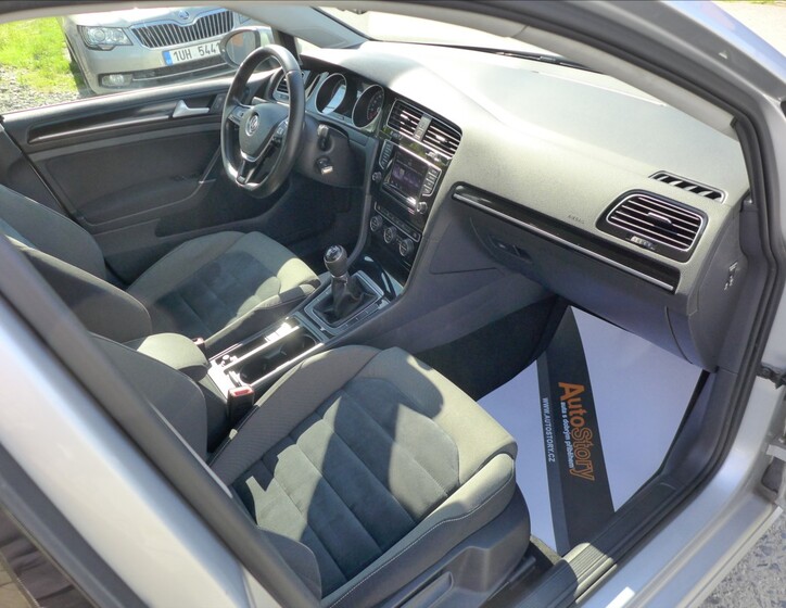 Volkswagen Golf 34