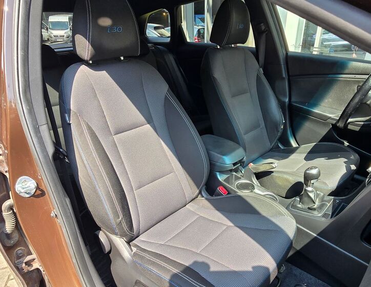 Hyundai i30 21