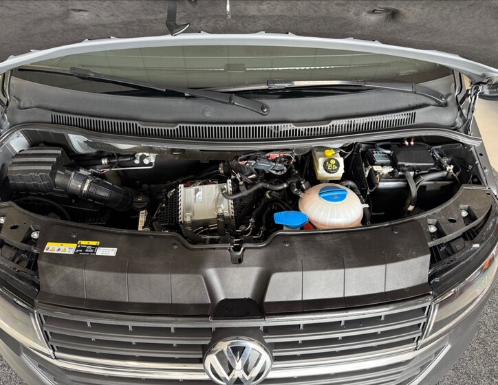 Volkswagen Caravelle 22