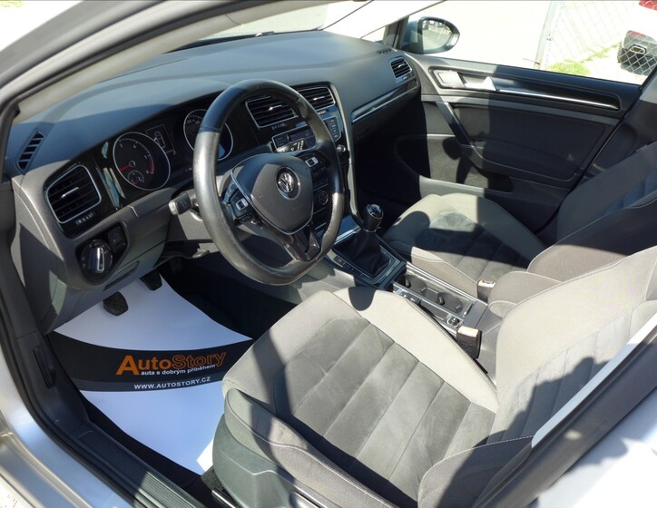 Volkswagen Golf 16