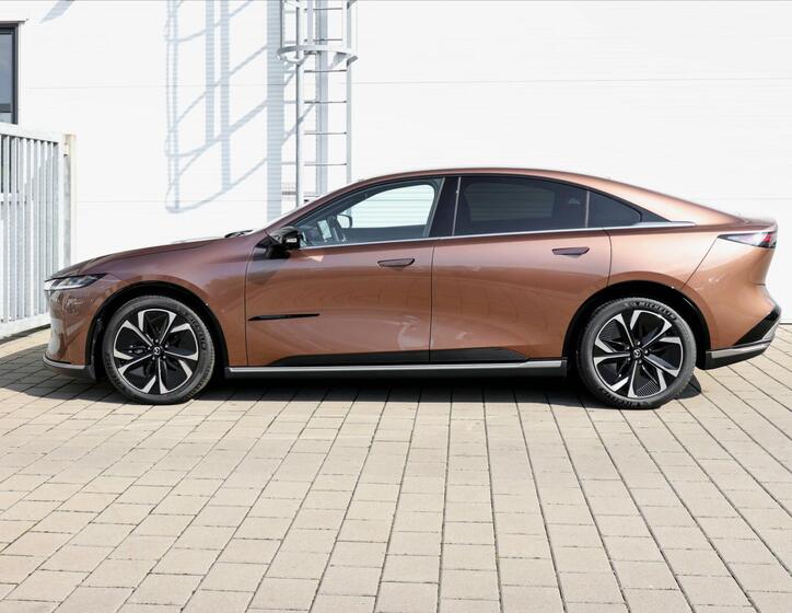 Mazda 6e 6