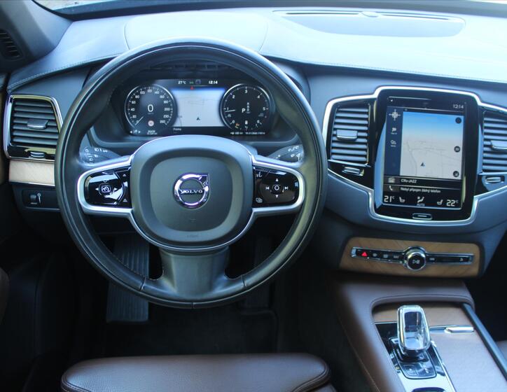 Volvo XC90 13
