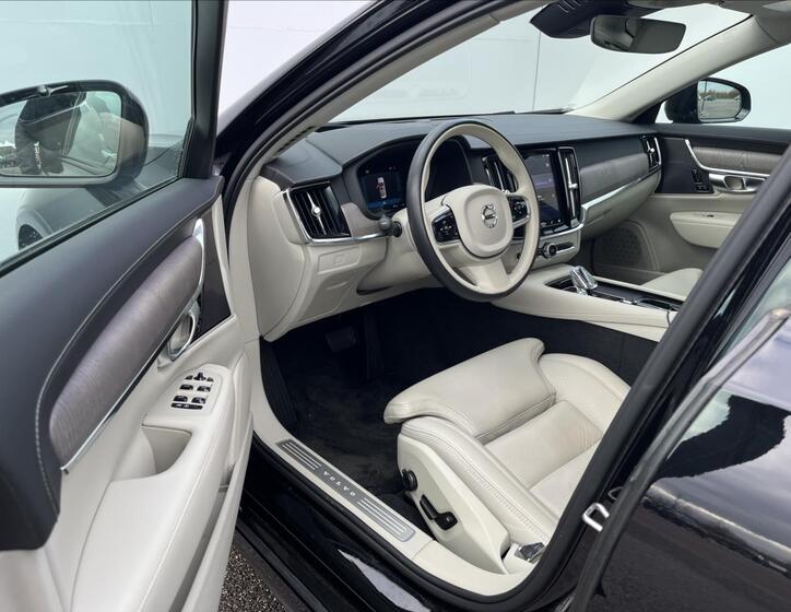 Volvo S90 6
