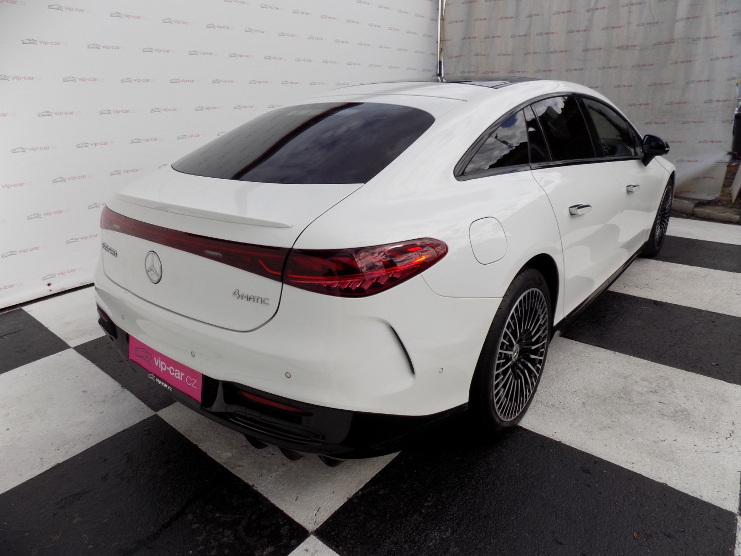 Mercedes-Benz EQS