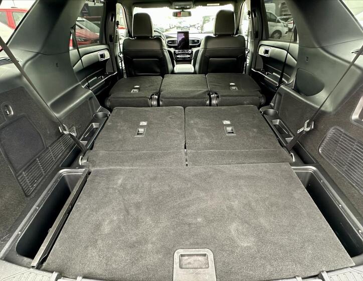 Ford Explorer 12