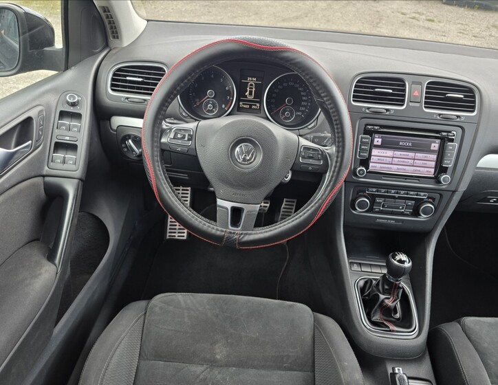 Volkswagen Golf 17