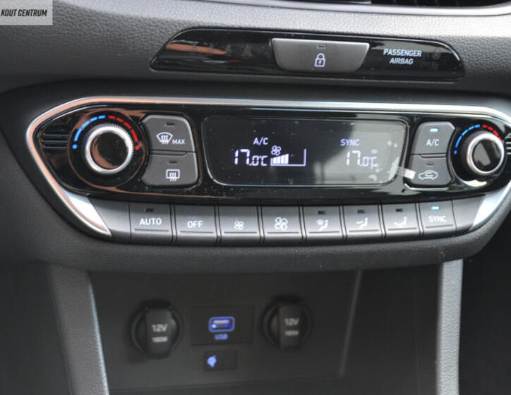 Hyundai i30 24