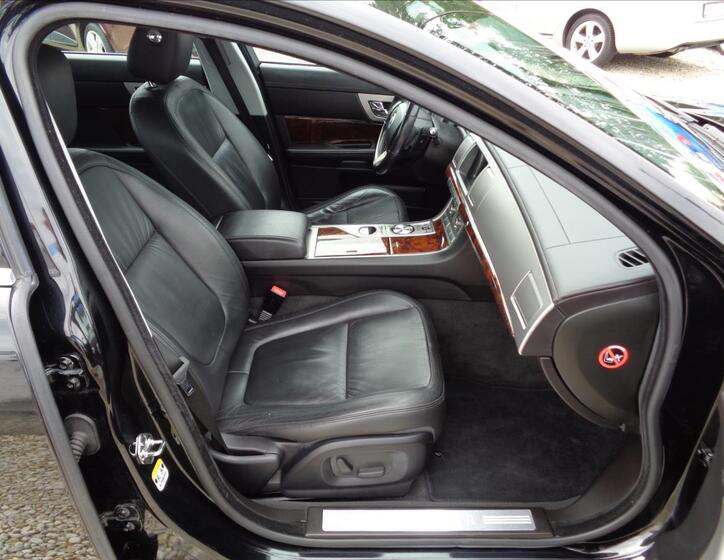 Jaguar XF 29