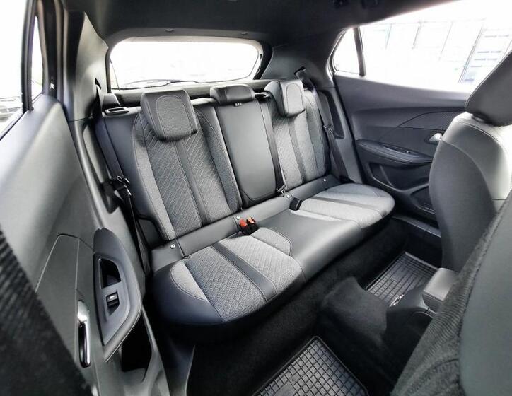 Peugeot 2008 6