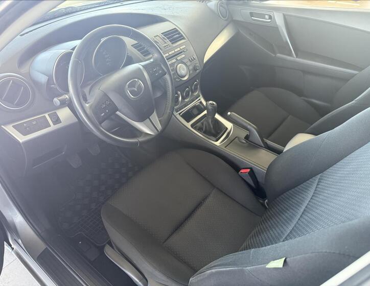 Mazda 3 7