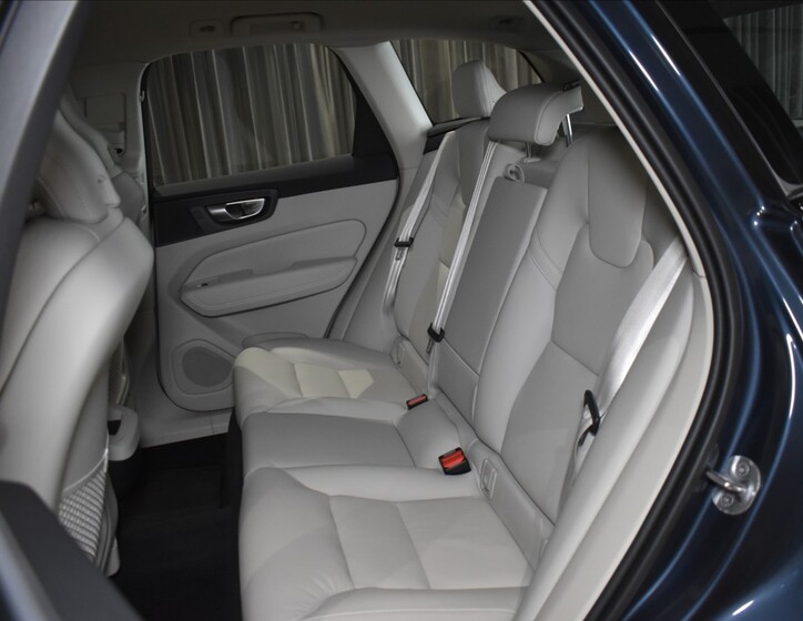 Volvo XC60 9