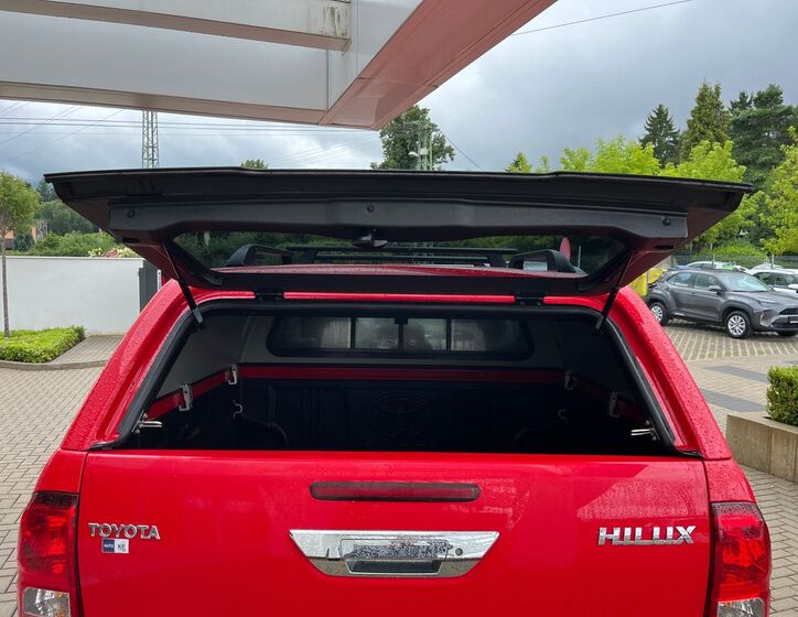 Toyota Hilux 29