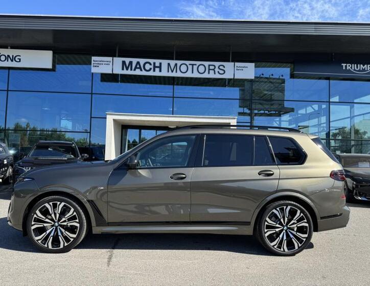 BMW X7 12