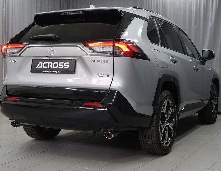 Suzuki Across 8